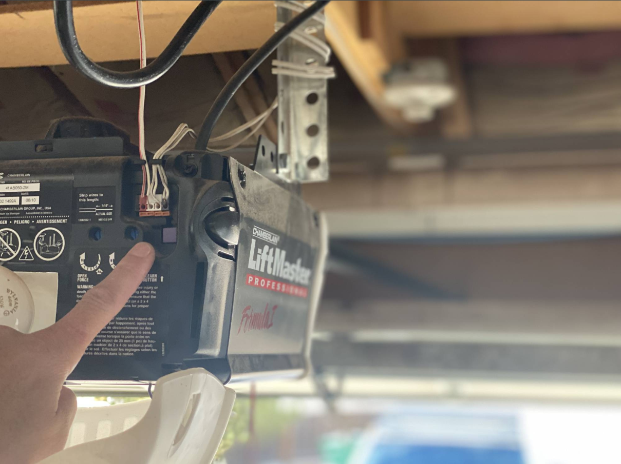 Garage door repair service certification badge in Weston, FL