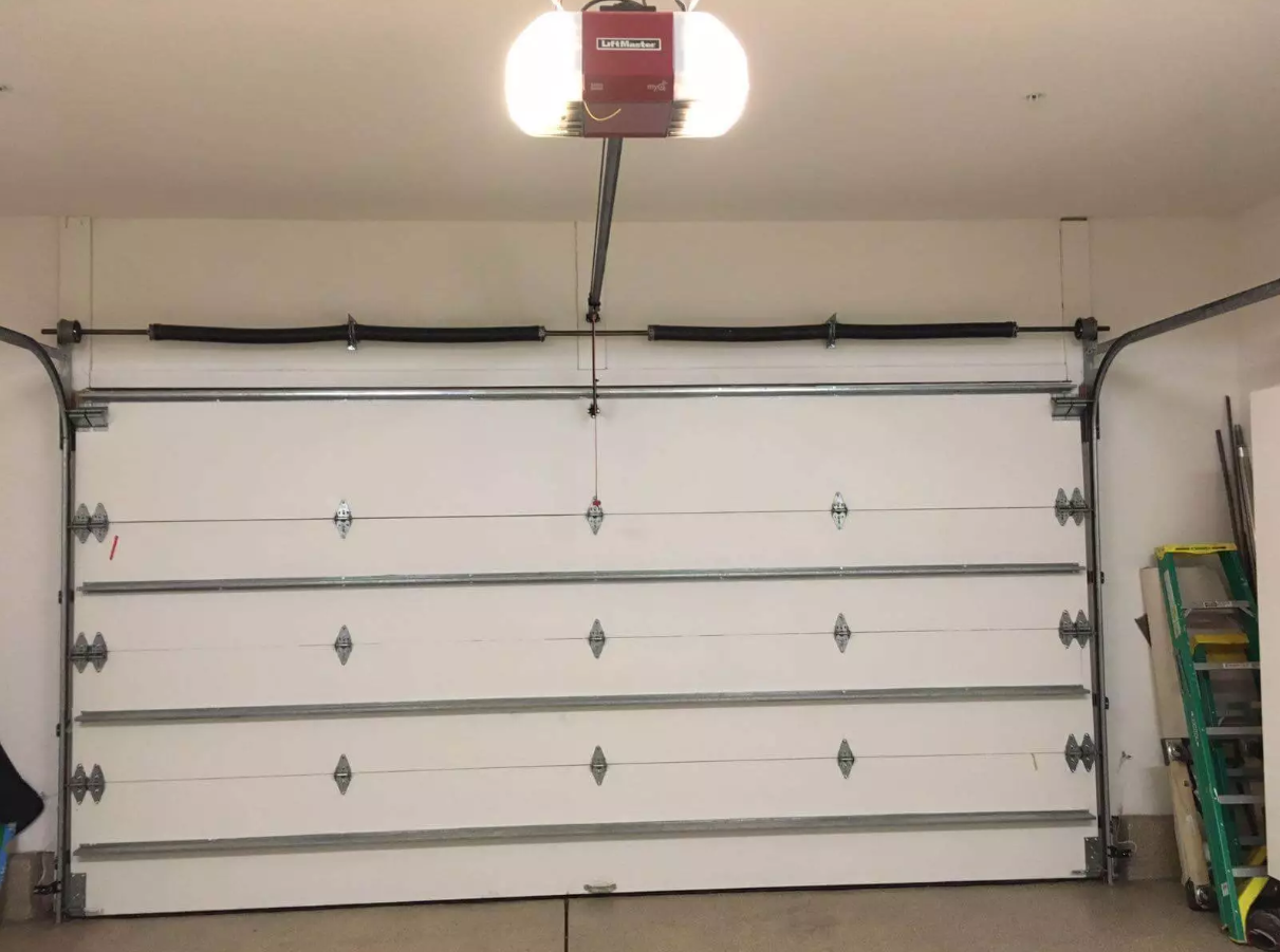 Professional garage door repair certification badge for Bonaventure, Weston