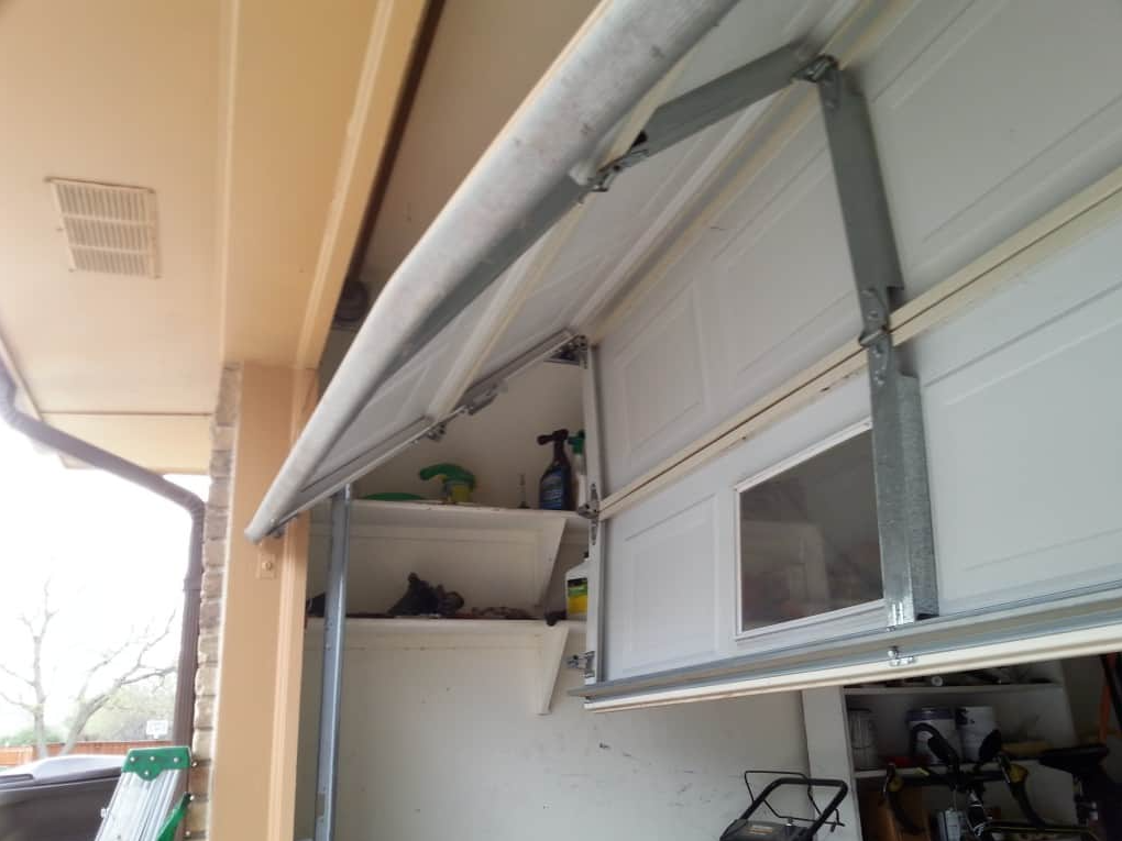 Off-Track Door Realignment & Track Squaring Bonaventure Weston FL