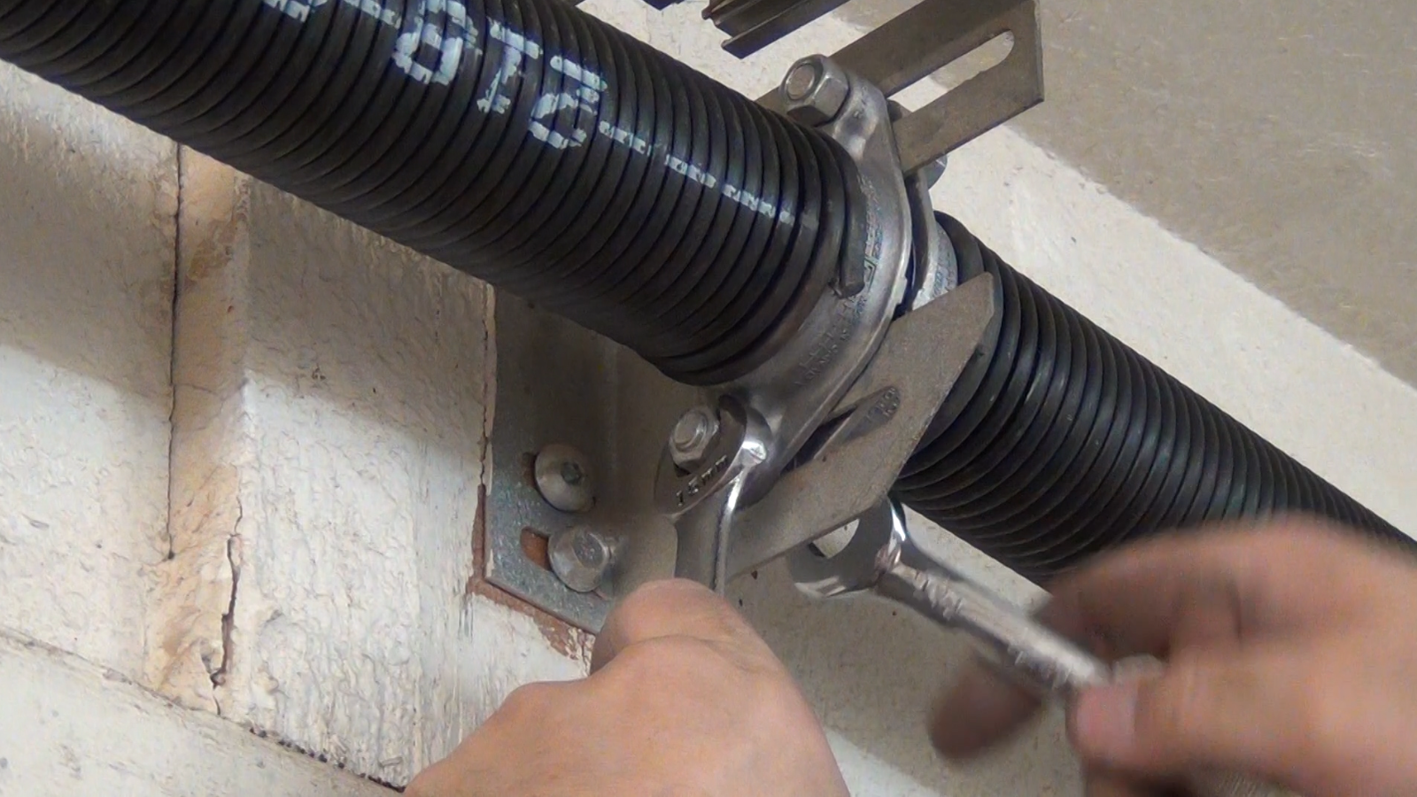 Same-Day Torsion Spring Replacement Country Isles Weston FL