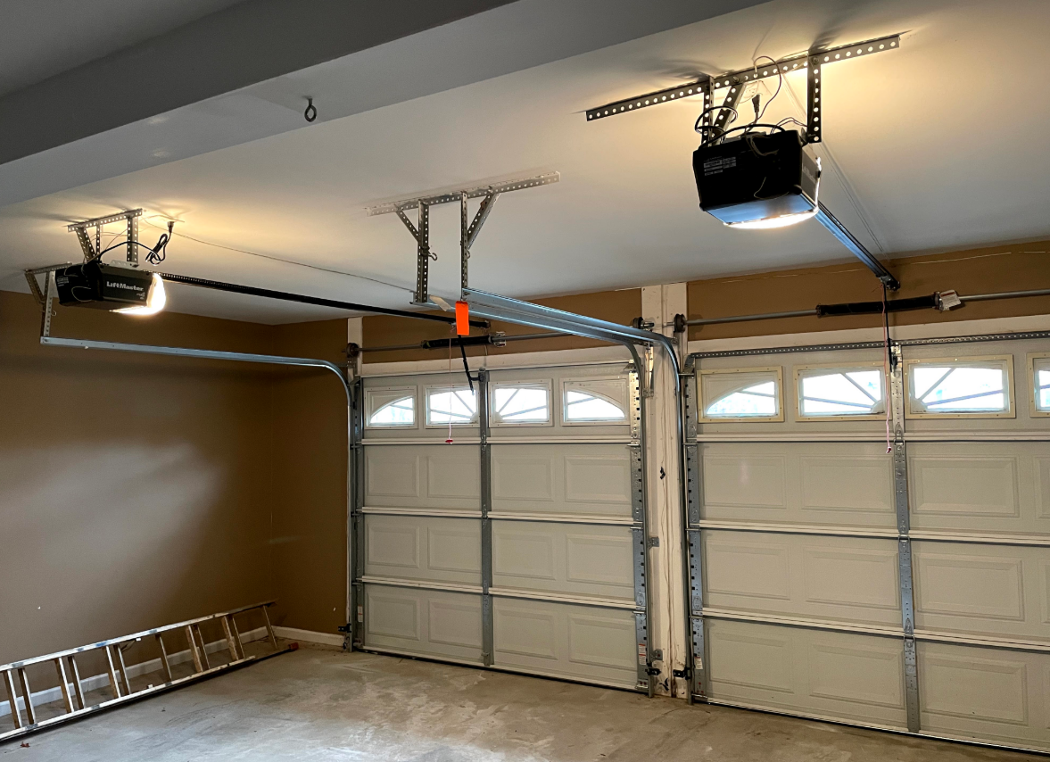 Professional garage door replacement services in Weston, FL – Enhance your home's curb appeal and security with our expert solutions.